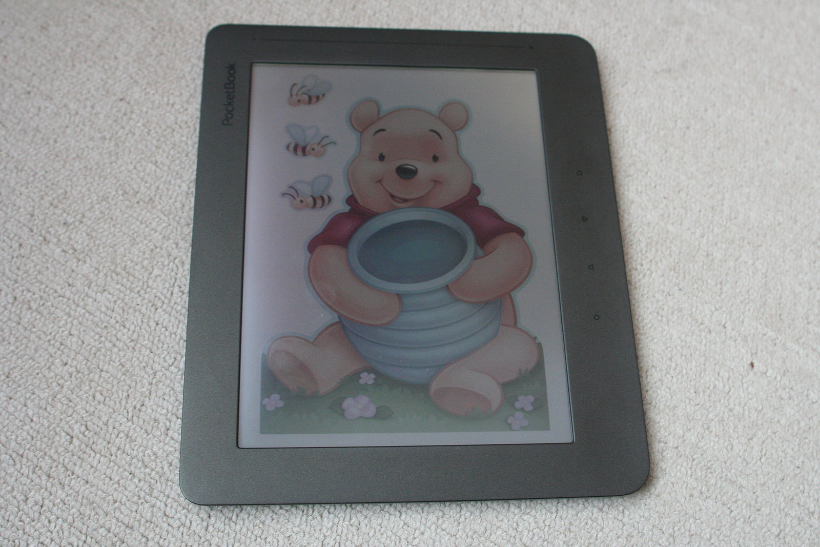 PocketBook Color Lux srovnání s Kindle a iPad