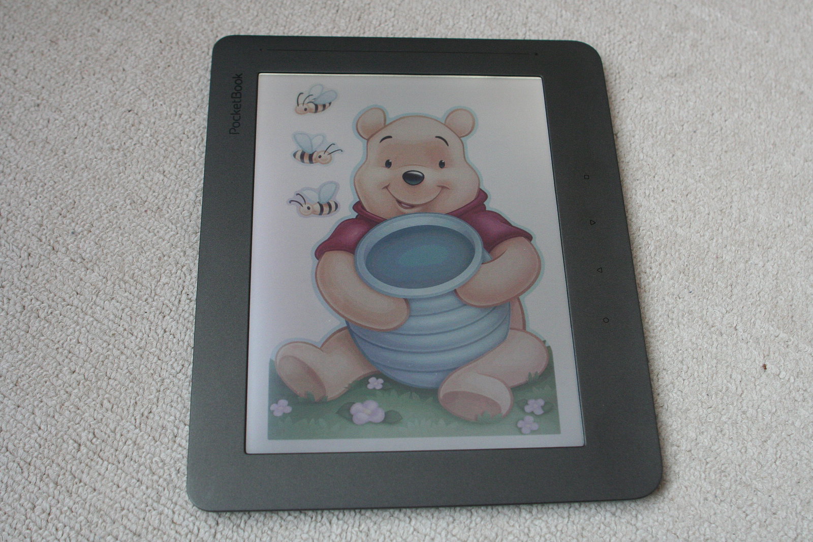 PocketBook Color Lux srovnání s Kindle a iPad