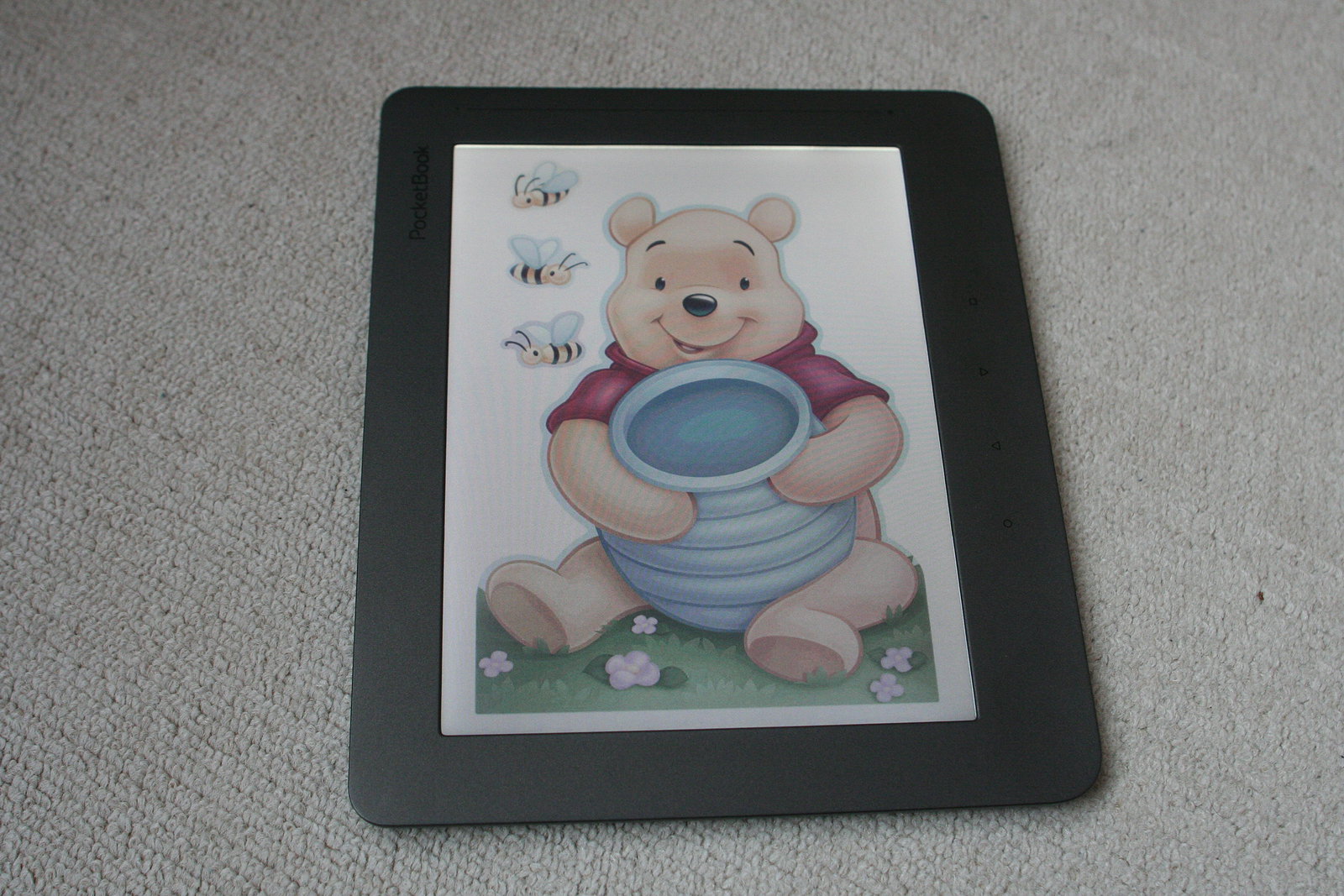 PocketBook Color Lux srovnání s Kindle a iPad