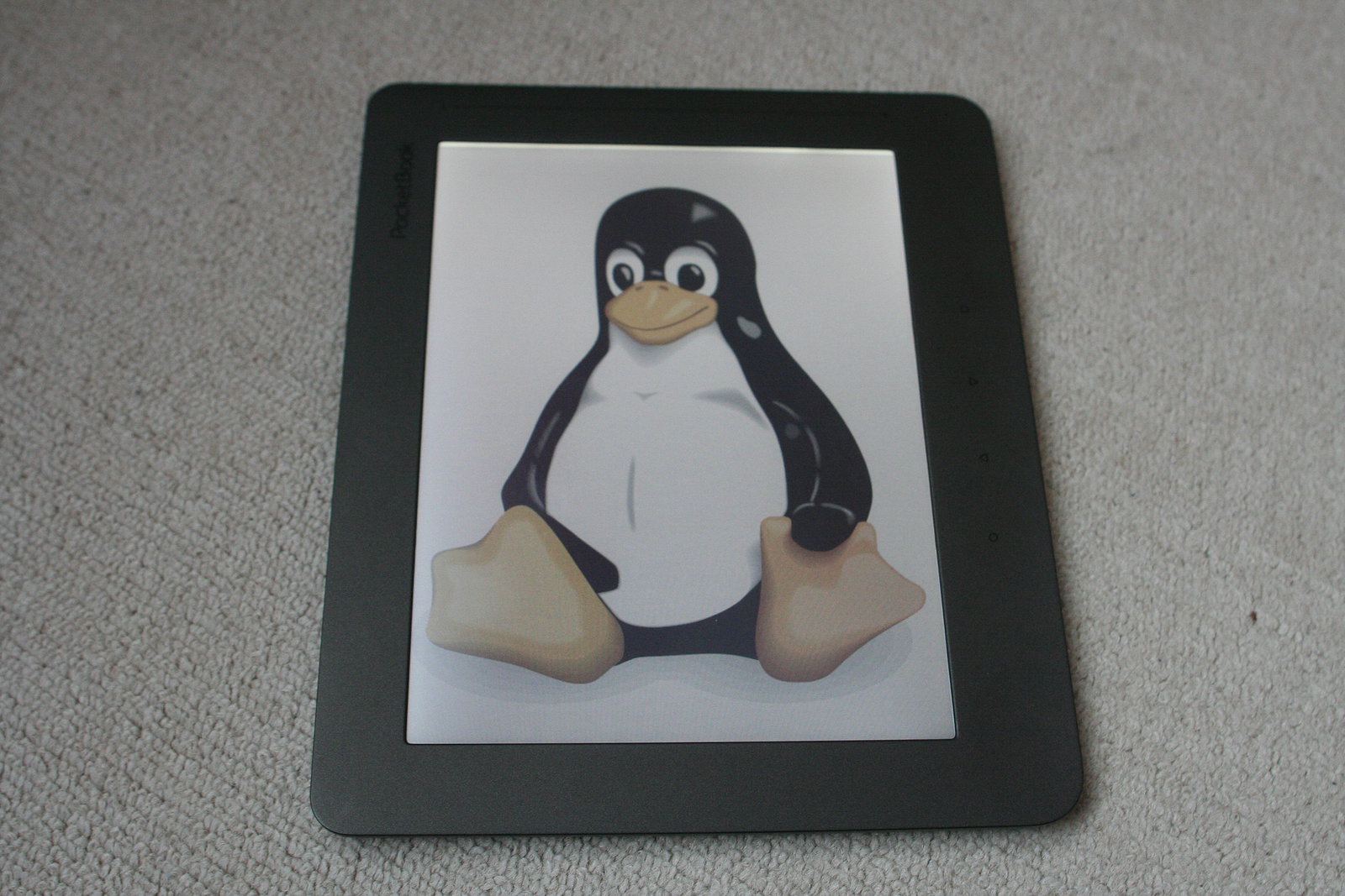 PocketBook Color Lux srovnání s Kindle a iPad