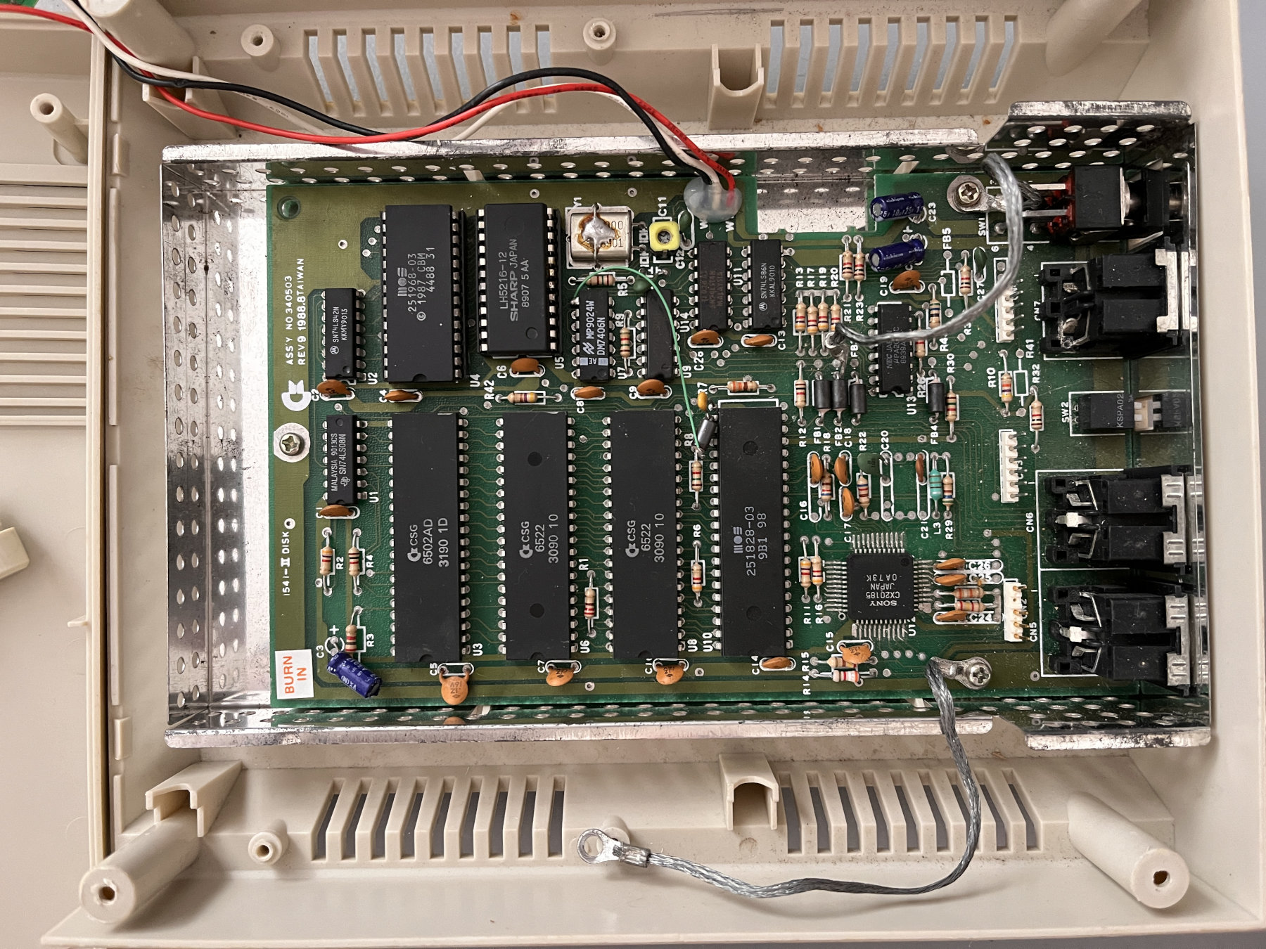 A stav po odstranění samotné mechaniky.