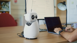 robot Reachy Mini of Hugging Face