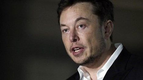 Náhledový obrázek - Musk chce zrychlit. Tesla by se samořízenými taxíky mohla přijít už příští rok