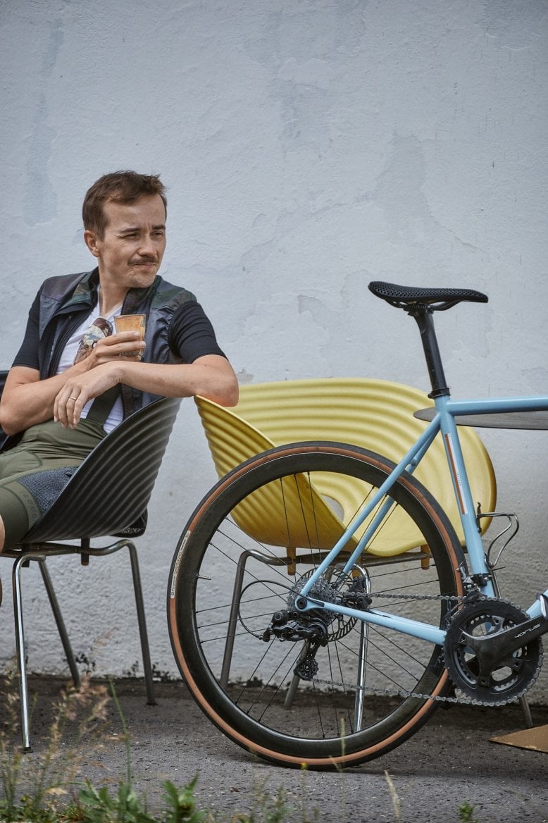 Jiří Dužár u kola se sedlem na míru od Posedla