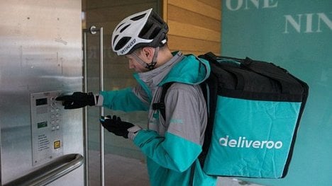 Náhledový obrázek - Uber má zájem o doručovatele potravin Deliveroo. Stálo by ho to přes dvě miliardy dolarů