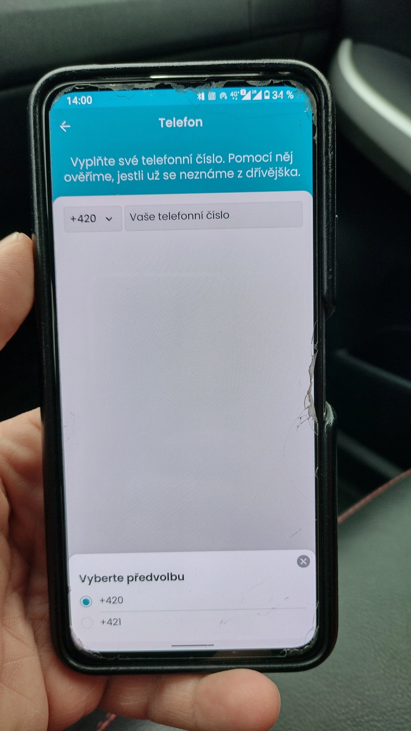 Aplikace funguje pouze s českým nebo slovenským mobilním číslem. (14. 3. 2024)