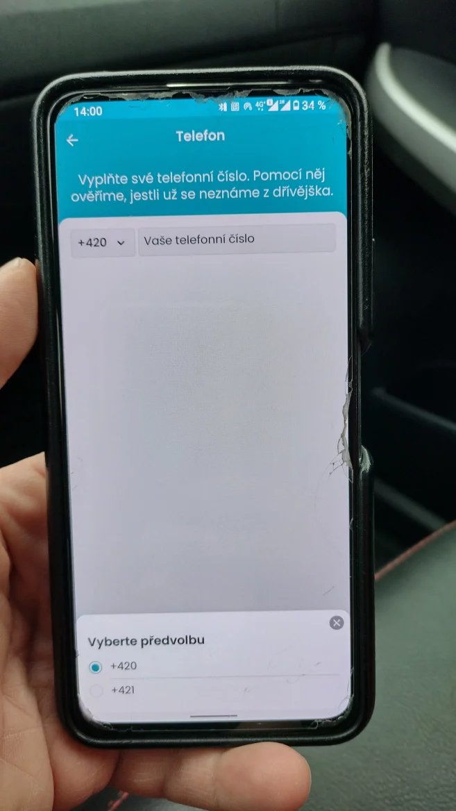 Aplikace funguje pouze s českým nebo slovenským mobilním číslem. (14. 3. 2024)
