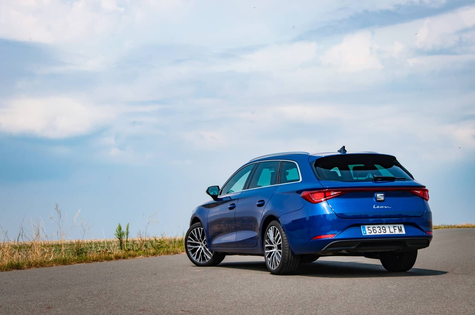 2020-10-seat-leon-3.jpg