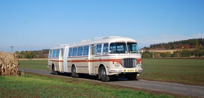 2010-01-kloubovc3bd-autobus-c5a1koda-706-rto-4.jpg