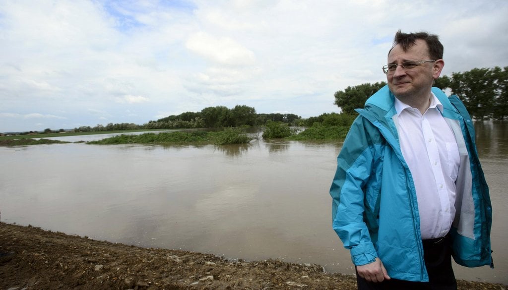 2011-11-povodnc49b-pokrac48dujc3ad-voda-v-mc49blnc3adku-stoupc3a