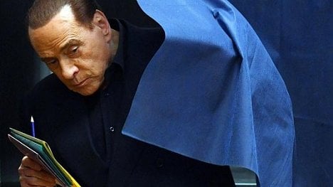 Náhledový obrázek - V italských volbách uspěl Berlusconi. Právo vládnout si nárokuje Di Maio