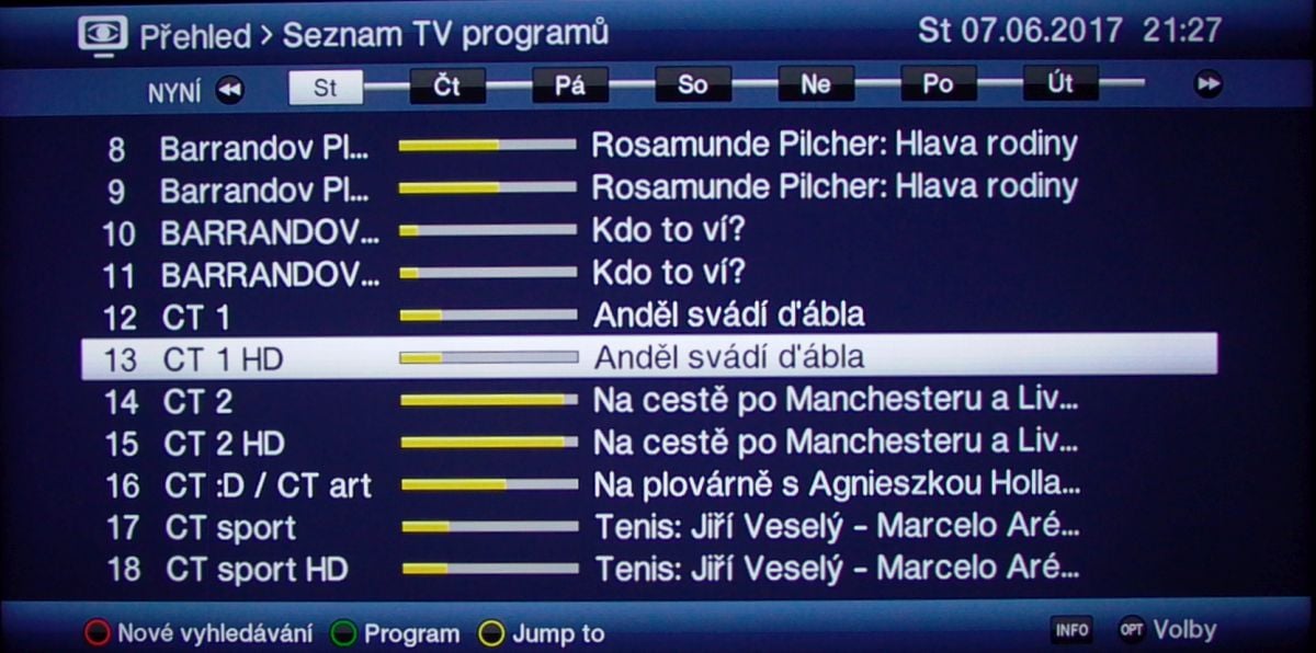 Základní náhled na programovou nabídku (druhý vypisuje seznam pořadů pro jednu stanici).