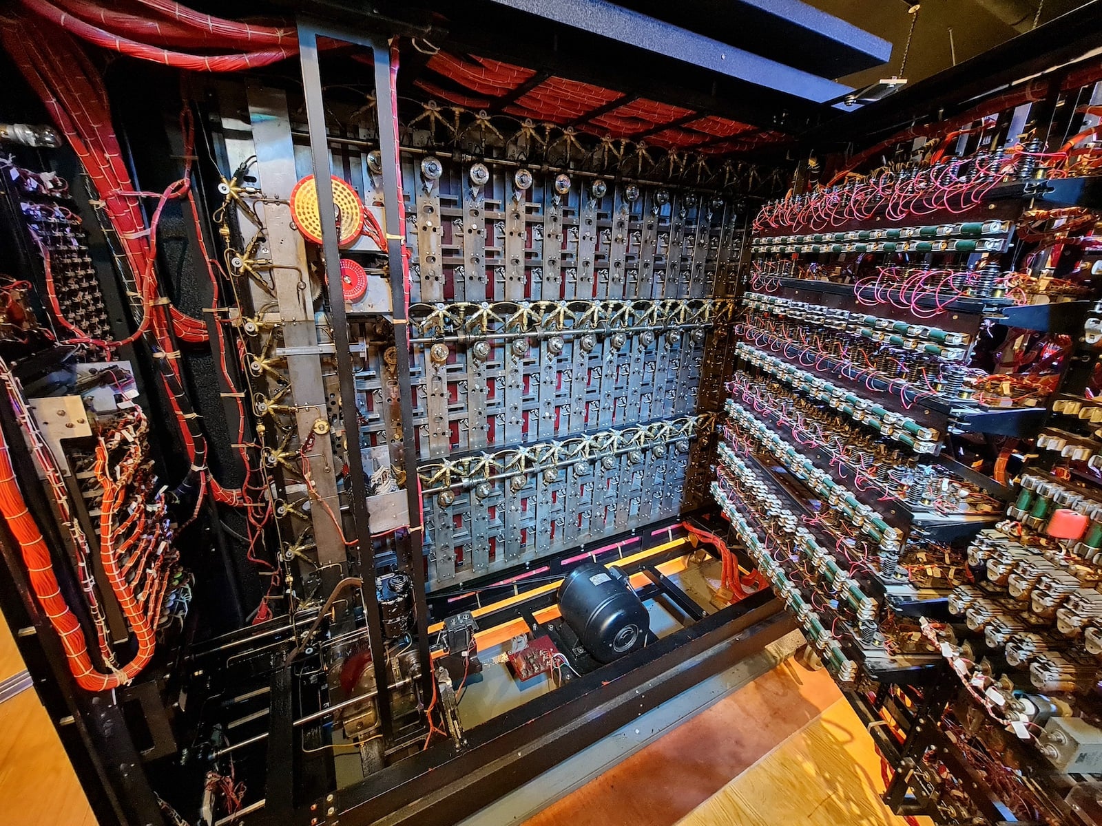 Turing, Colossus, Enigma: počítačové muzeum v Bletchley Park