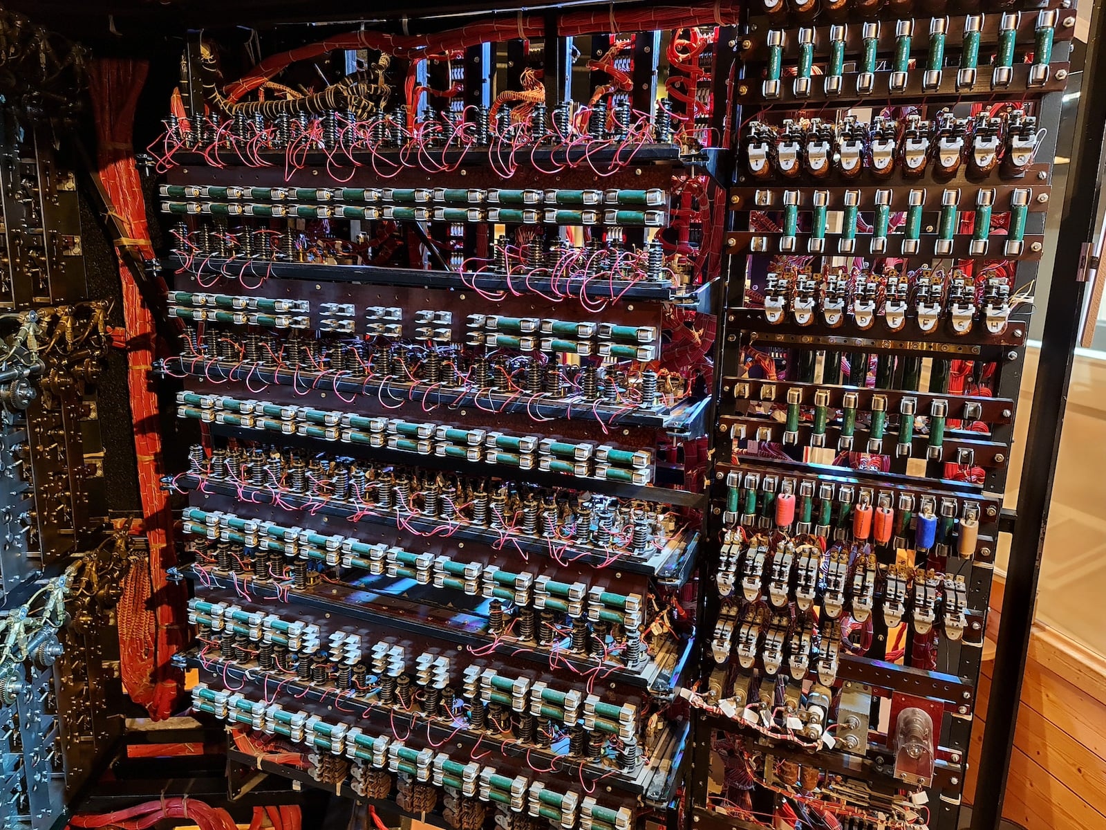 Turing, Colossus, Enigma: počítačové muzeum v Bletchley Park