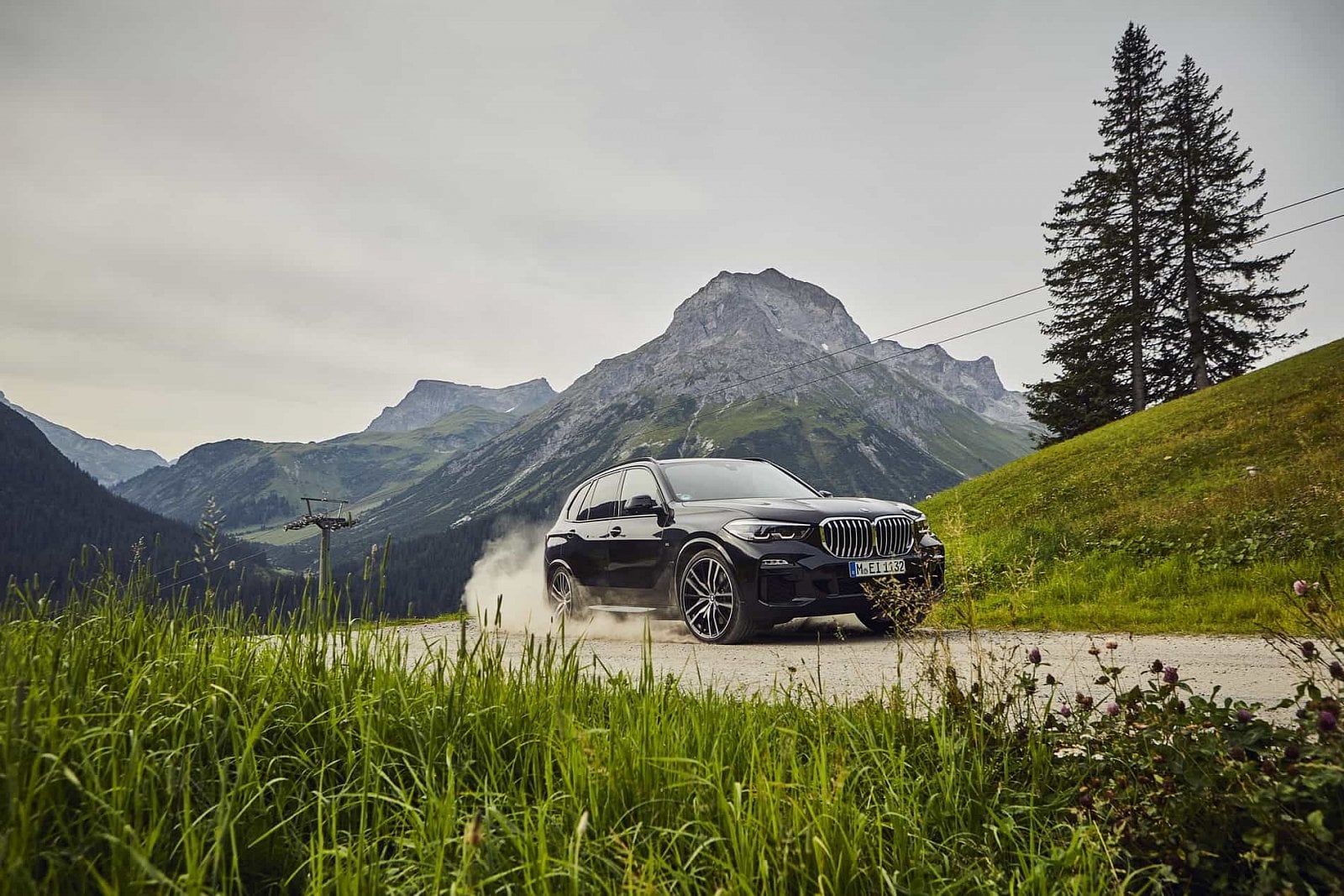 2019-08-BMW-X5-45e_14.jpg