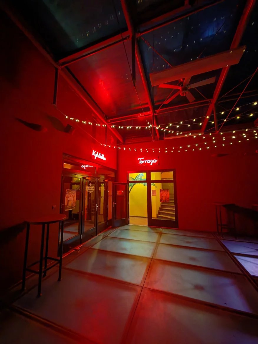 Ultraširokoúhlý 50Mpx fotoaparát