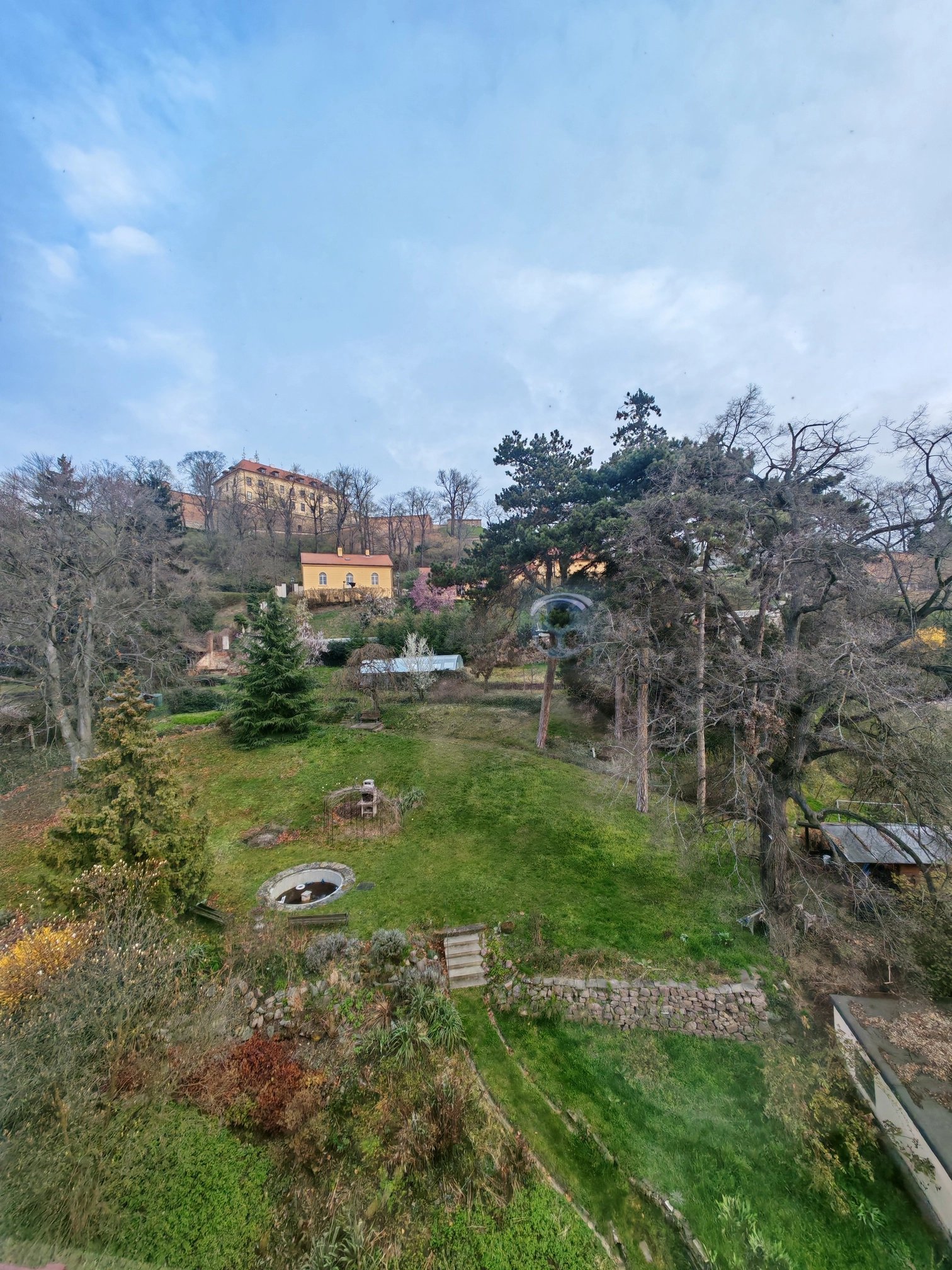 Ultraširokoúhlý 50Mpx fotoaparát