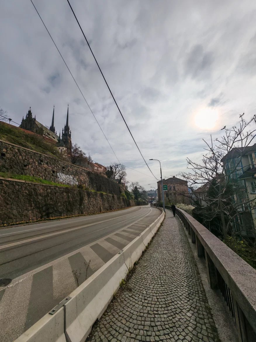 Ultraširokoúhlý 50Mpx fotoaparát