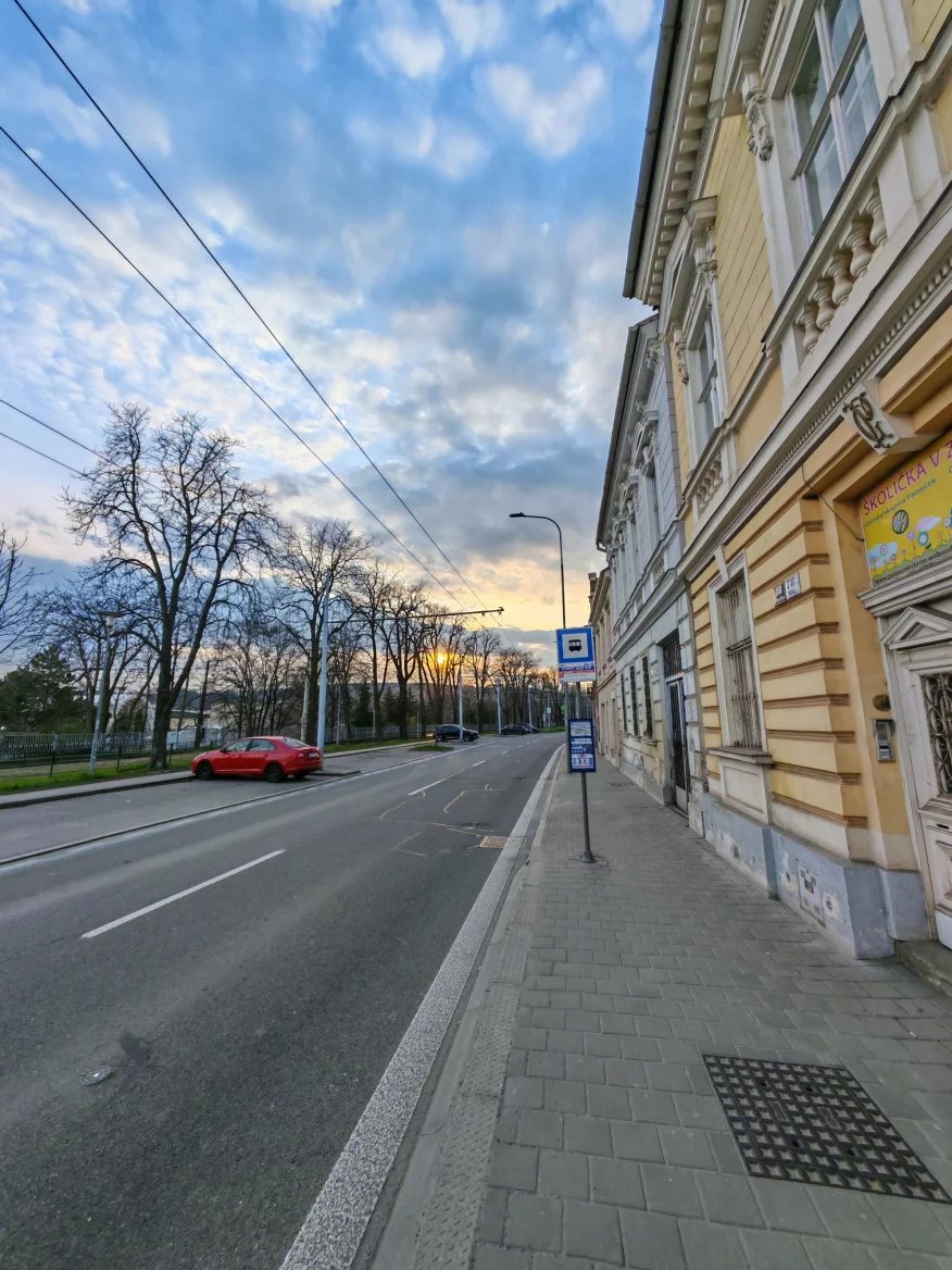 Ultraširokoúhlý 50Mpx fotoaparát