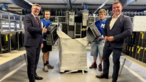Náhledový obrázek - Mironet posílá na Ukrajinu techniku za milion korun. Počítače pomohou školám i dětem s Downovým syndromem
