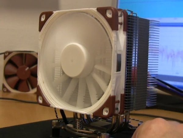 Demonstrace ventilátoru Noctua s technologií RotoSub