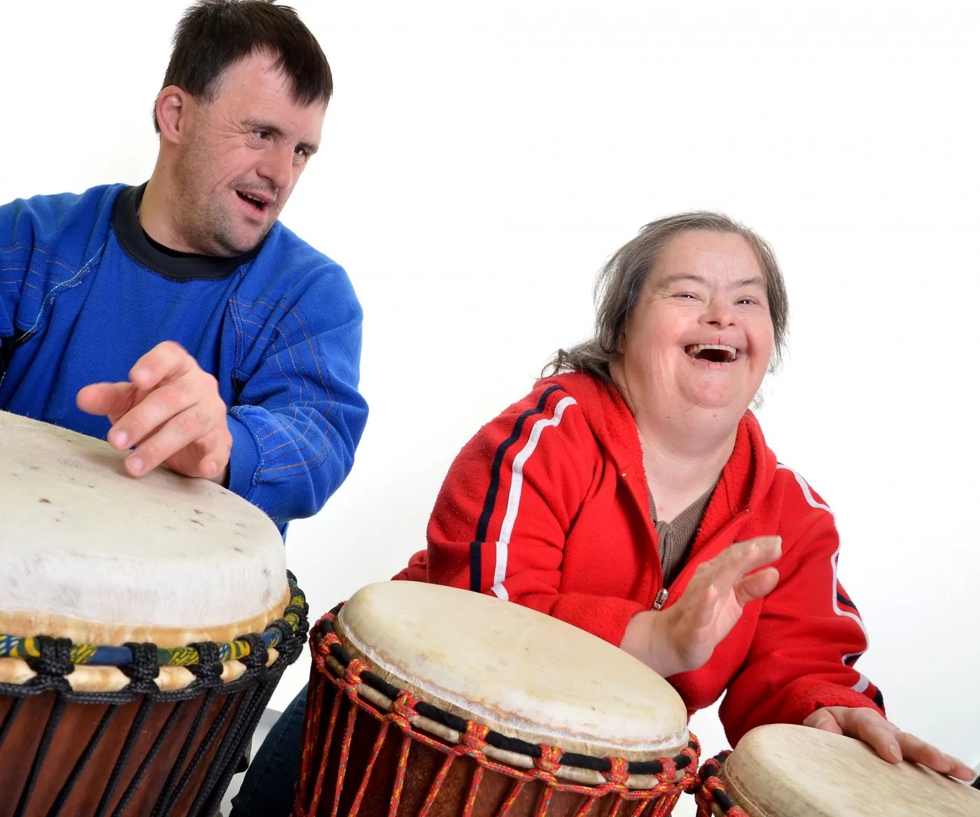 Muzikoterapie má často význam coby doplňková léčba v komplexnějším terapeutickém plánu. Dle některých studií má pak tato forma terapie pozitivní dopady na osoby s demencí, s poruchami nálad a učení nebo na lidi s různými závislostmi.