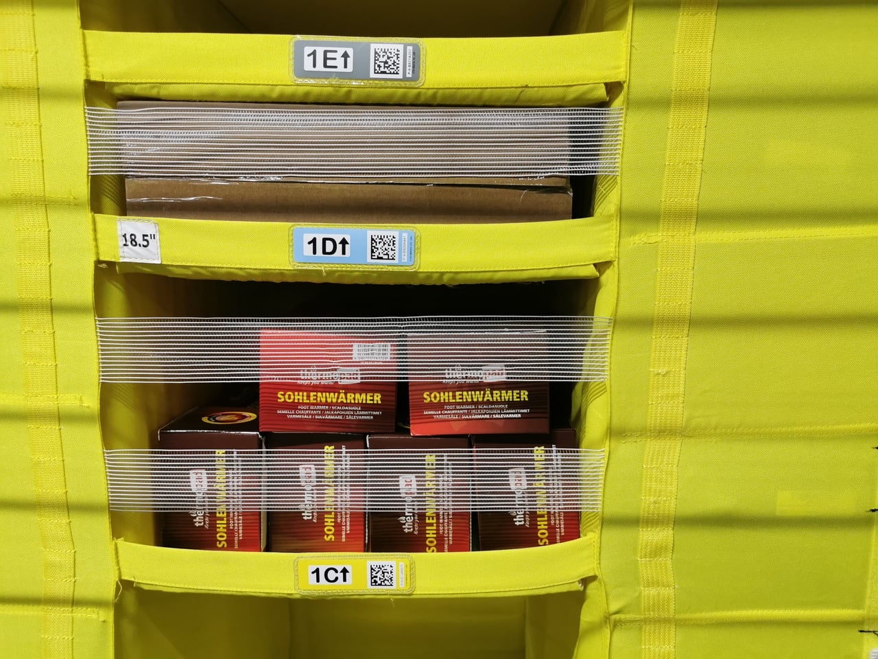 Robotické distribuční centrum Amazonu v polském Štětíně