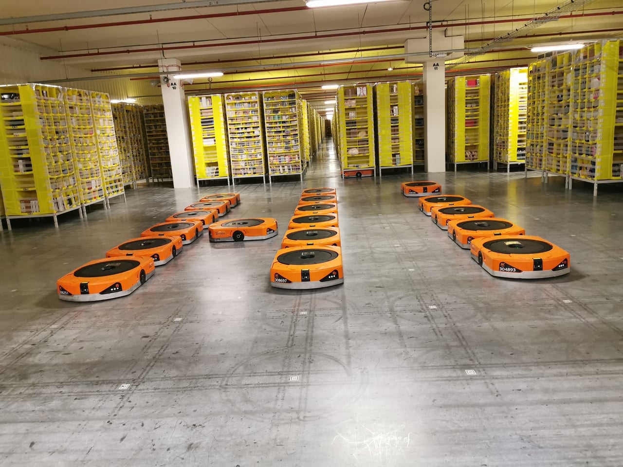 Robotické distribuční centrum Amazonu v polském Štětíně