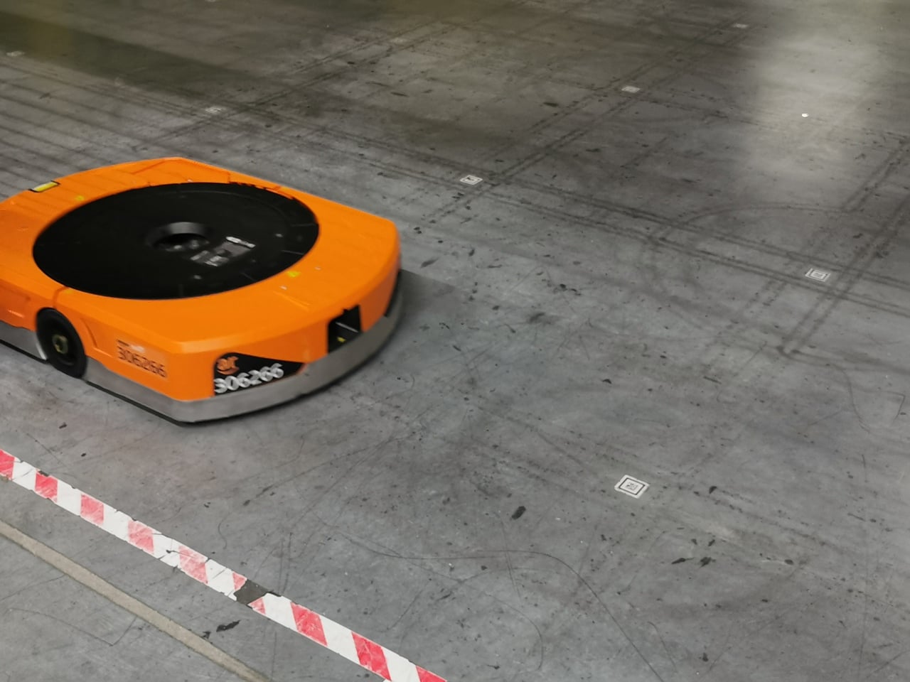 Robotické distribuční centrum Amazonu v polském Štětíně