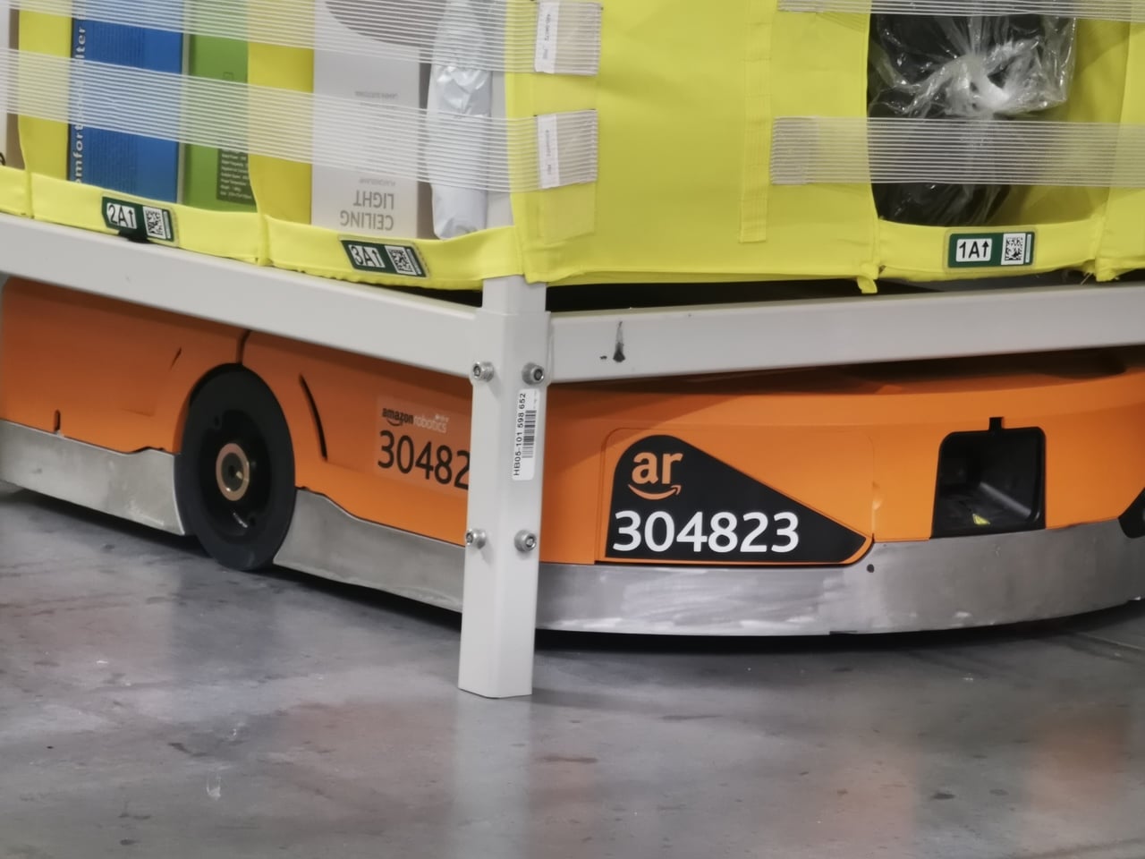 Robotické distribuční centrum Amazonu v polském Štětíně