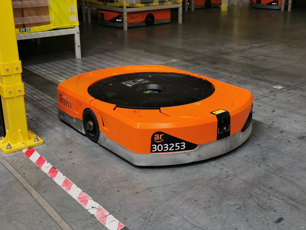 Robotické distribuční centrum Amazonu v polském Štětíně