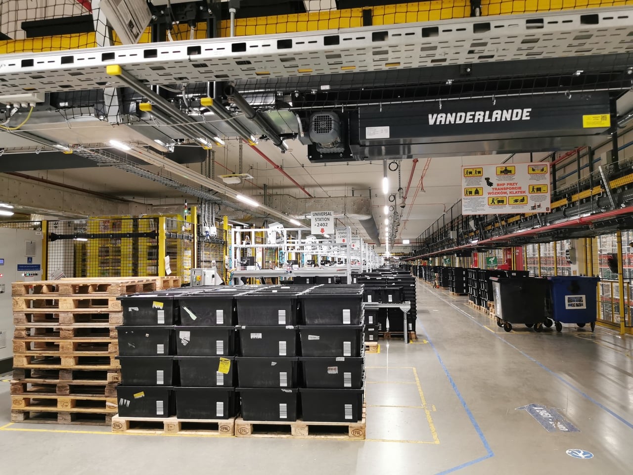 Robotické distribuční centrum Amazonu v polském Štětíně