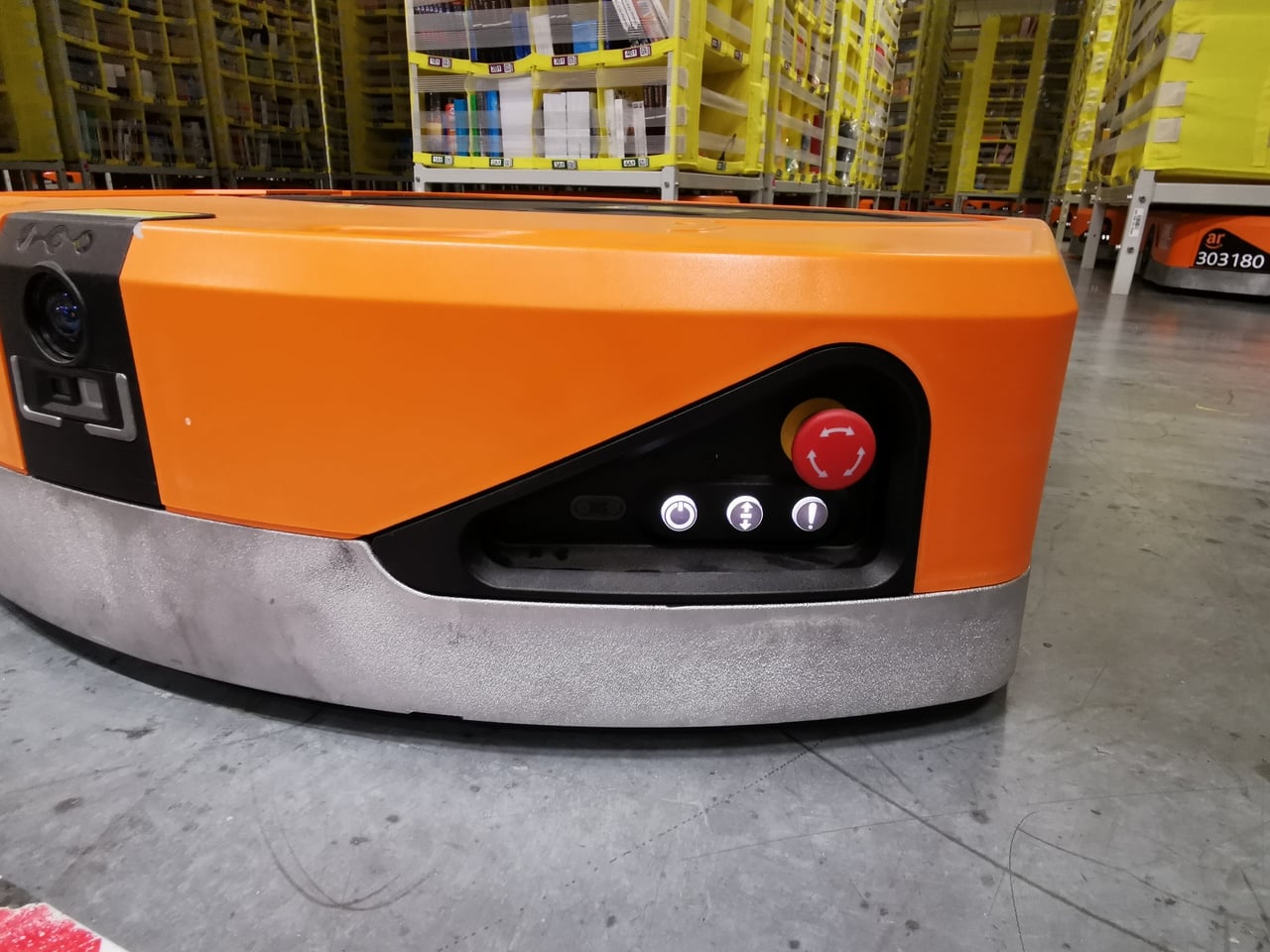 Robotické distribuční centrum Amazonu v polském Štětíně