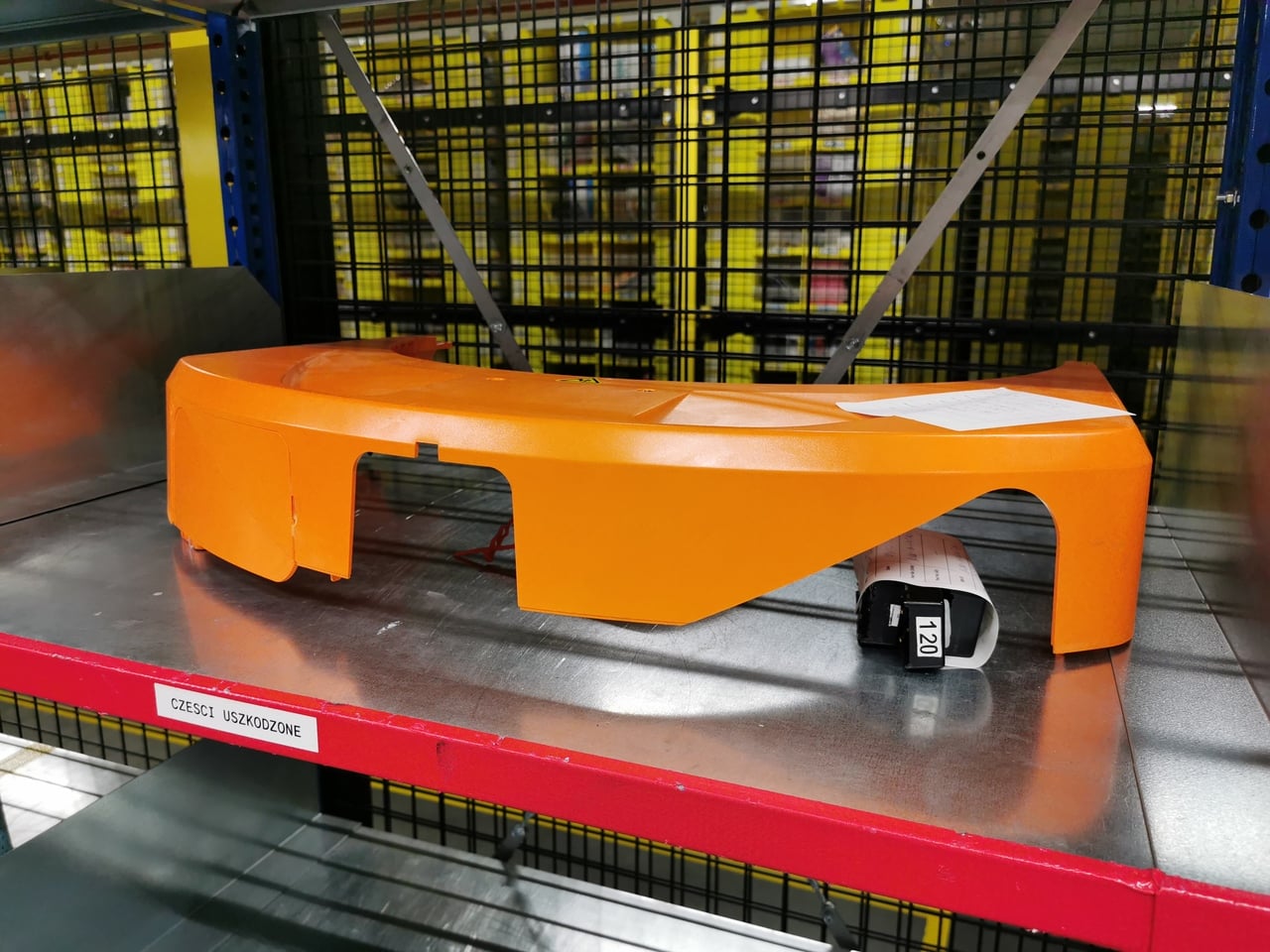 Robotické distribuční centrum Amazonu v polském Štětíně