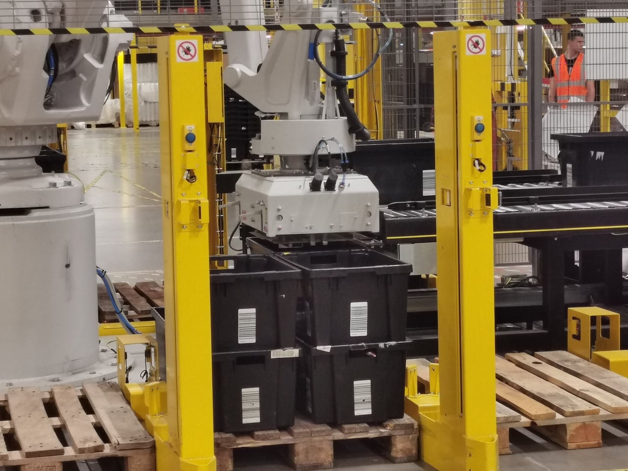 Robotické distribuční centrum Amazonu v polském Štětíně