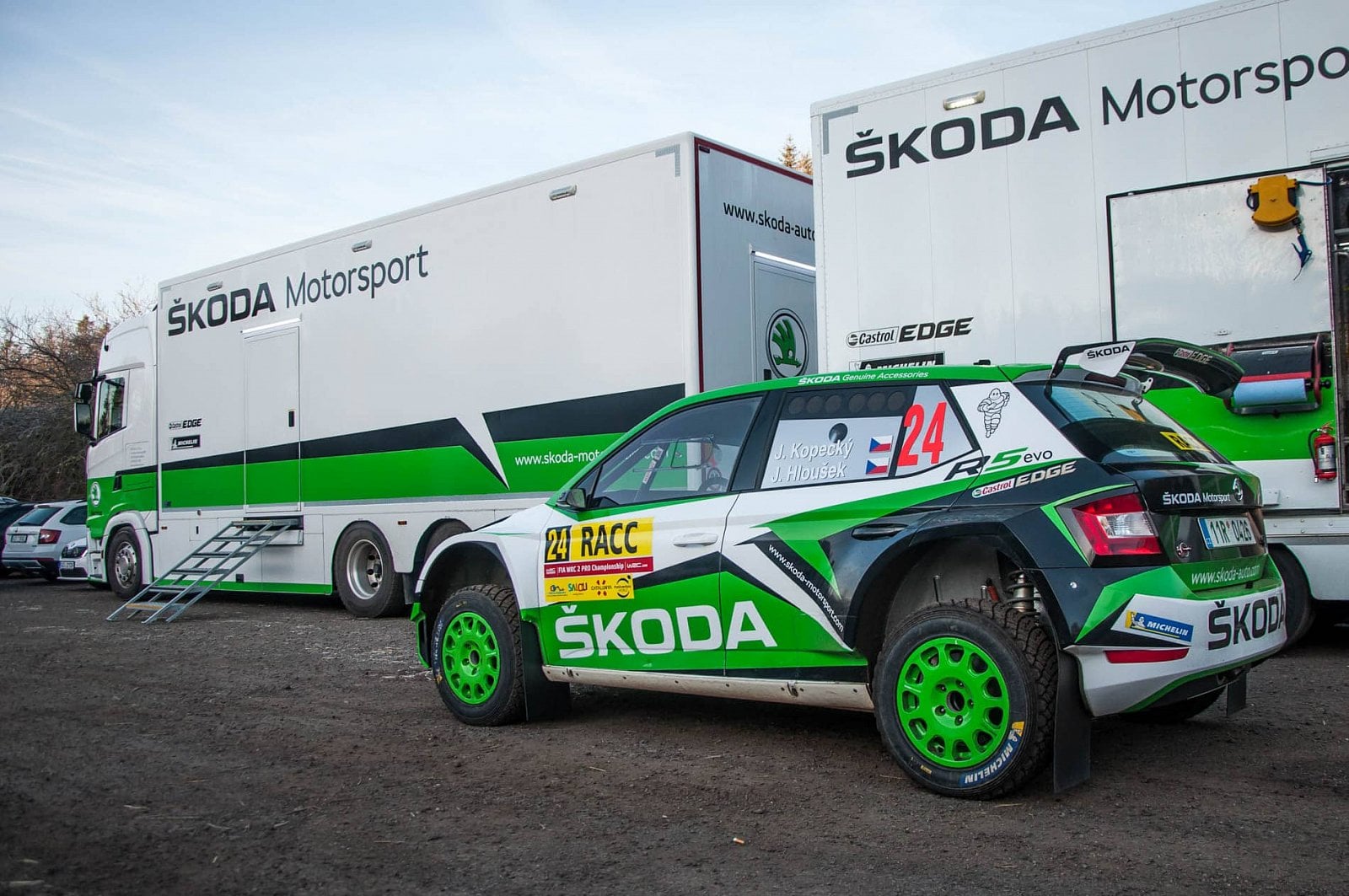 2019-12-skoda-fabia-r5-1-of-21.jpg