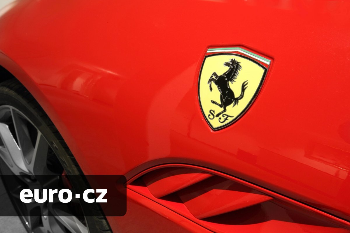 Ferrari jako bílá vrána mezi evropskými automobilkami? Italskému výrobci se vloni navýšil zisk o více než pětinu, růst očekává i letos