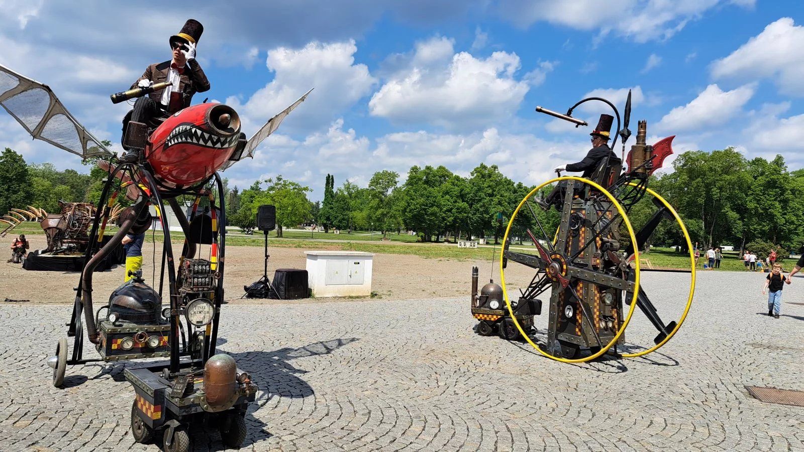 Maker Faire nenabízel podívanou jen v pavilonech Výstaviště, ale i pod širým nebem.