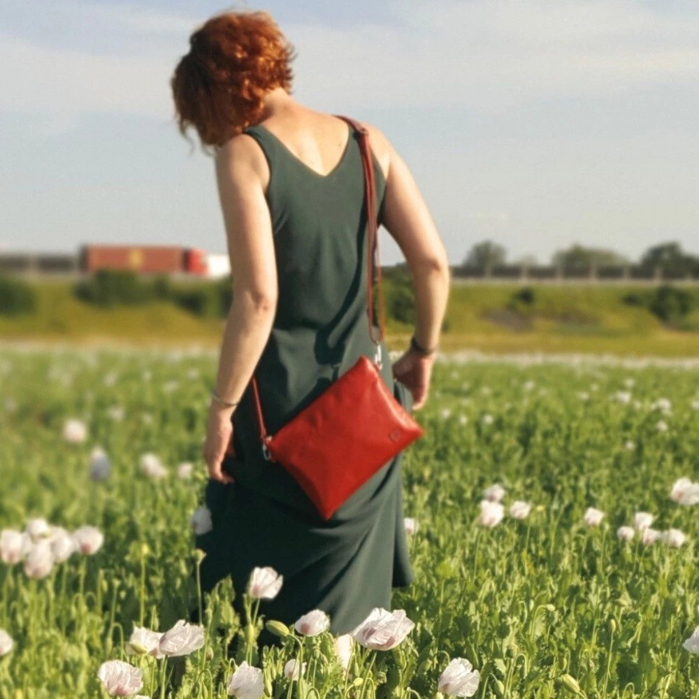 Červená celokožená crossbody Tia od Marabe