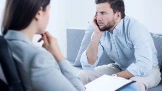 Náhledový obrázek - Narcistická porucha osobnosti může být způsobena nesprávnou výchovou. Řešit se dá psychoterapií