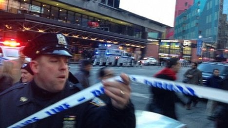 Náhledový obrázek - Po pokusu o sebevražedný atentát v New Yorku tři zranění. Policie útočníka zadržela