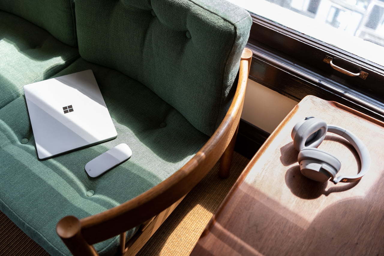 Surface Headphones, Laptop 2, Pro 6 a Studio 2 od Microsoftu