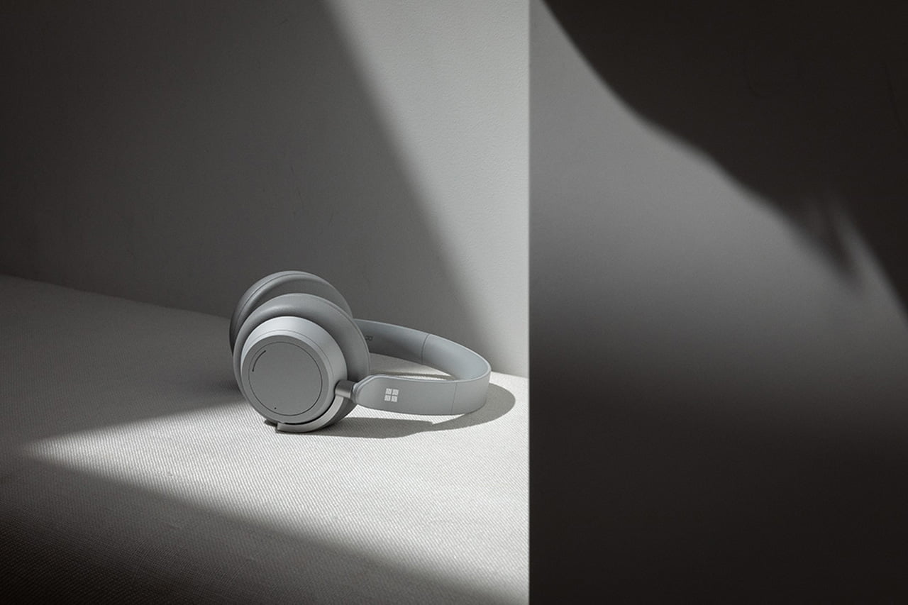 Surface Headphones, Laptop 2, Pro 6 a Studio 2 od Microsoftu