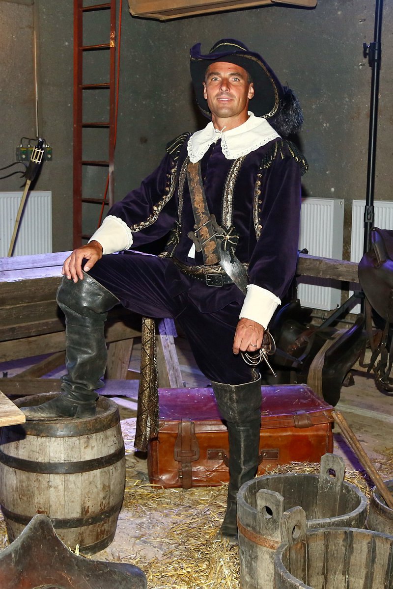 Barrandovský večírek TV Prima k nasazení seriálu Tři mušketýři