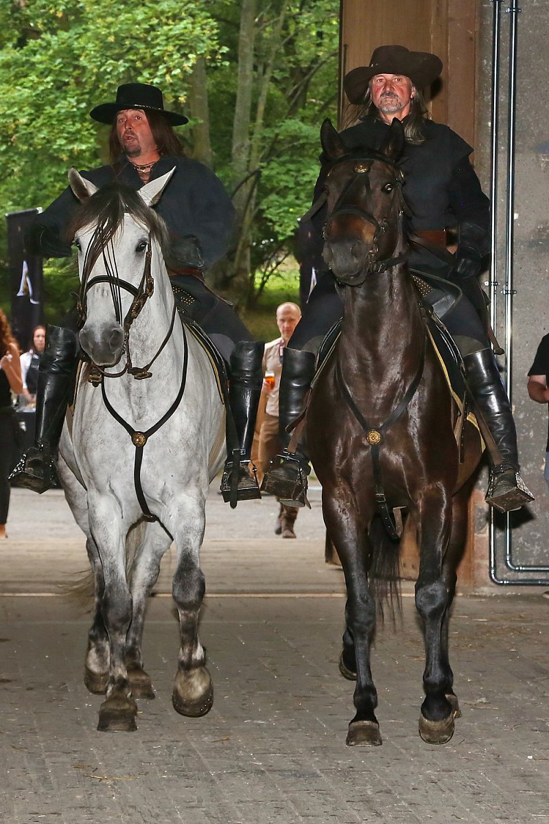 Barrandovský večírek TV Prima k nasazení seriálu Tři mušketýři