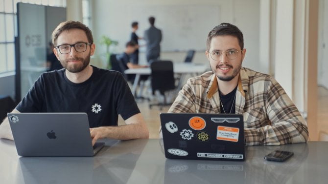 Český startup E2B získal skoro půl miliardy na vývoj platformy pro chod AI agentů