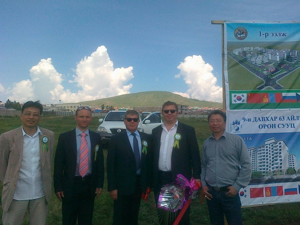 2013-01-finep-zahajuje-vc3bdstavbu-novc3bdch-bytc5af-v-mongolsku