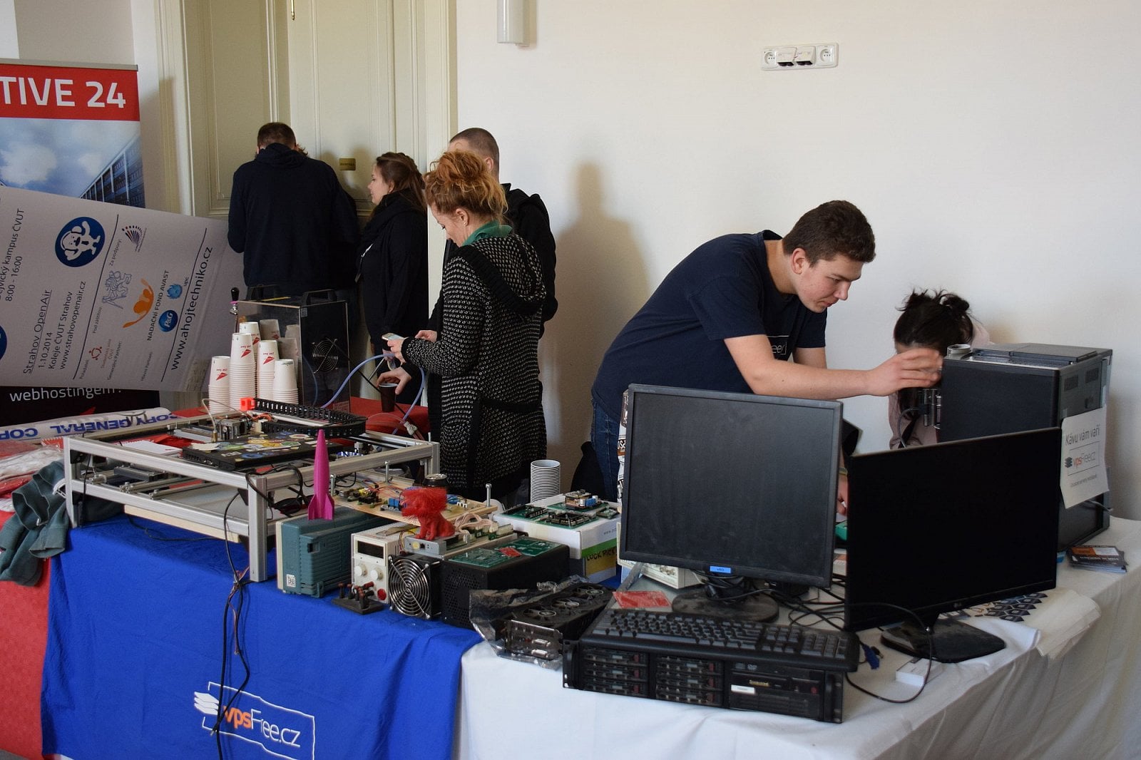 InstallFest 2018 neděle