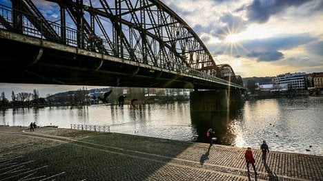 Náhledový obrázek - Správa komunikací zavře železniční most pro pěší. Zrekonstruuje lávky i ocelové konstrukce