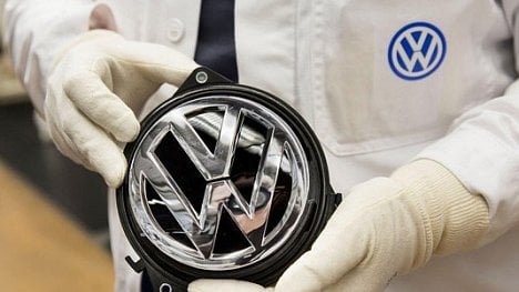 Náhledový obrázek - Volkswagen v Německu kvůli emisnímu skandálu zaplatí miliardu eur. Automobilka pokutu přijala